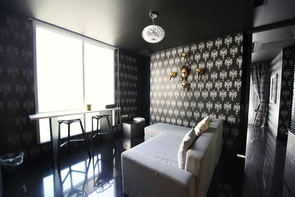 Vacio Suite Bangkok Exterior photo