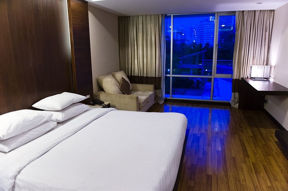 Vacio Suite Bangkok Exterior photo