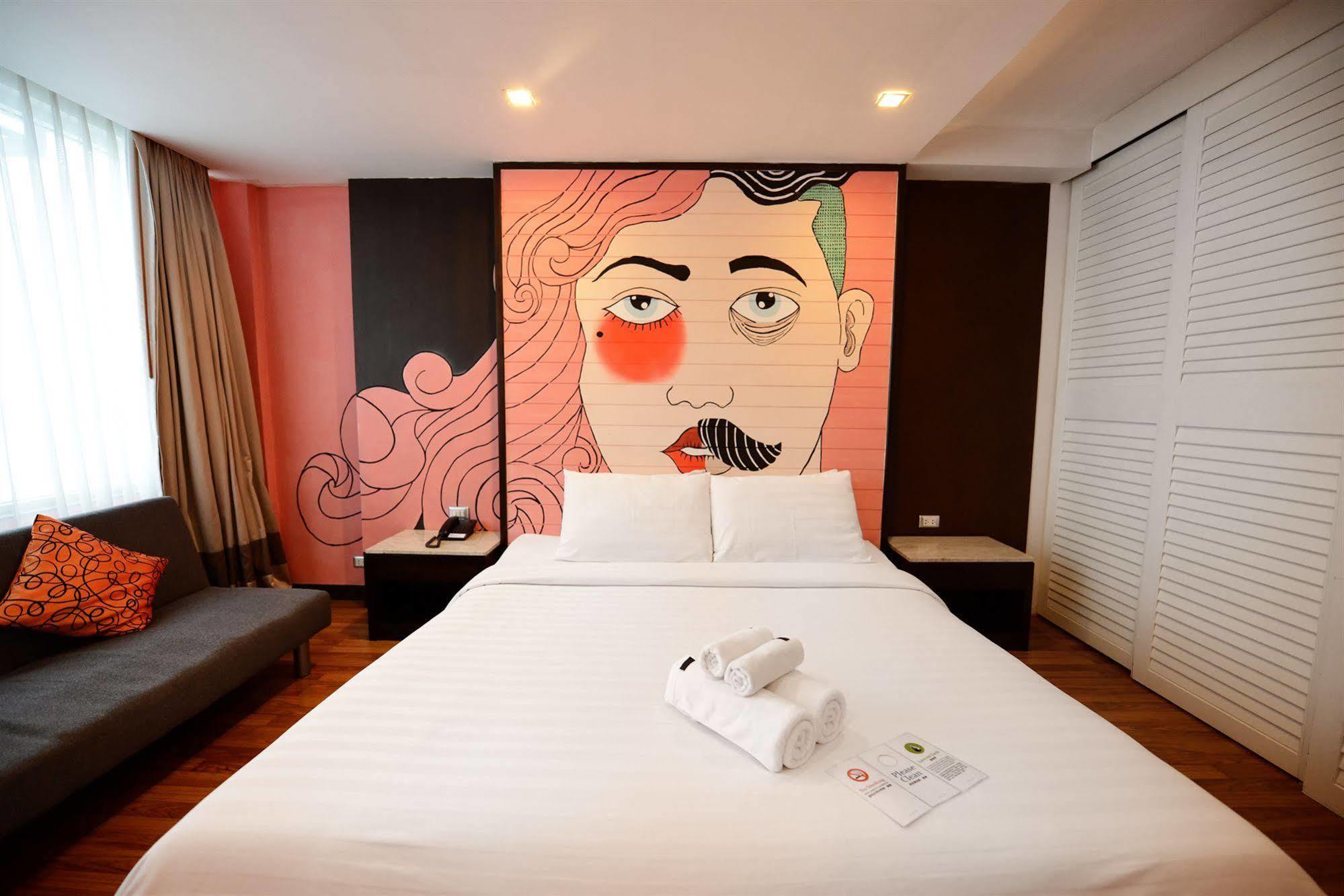 Vacio Suite Bangkok Exterior photo