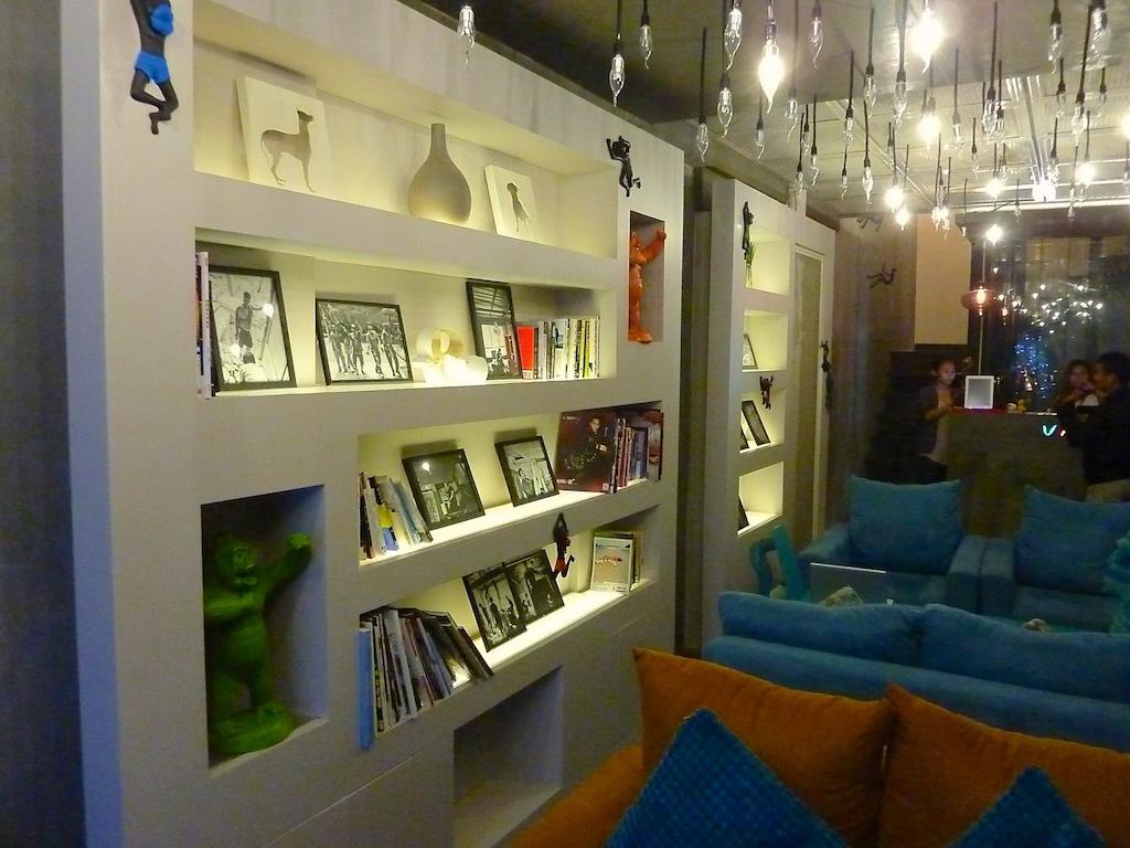 Vacio Suite Bangkok Exterior photo